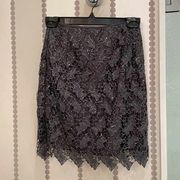 H&M Grey Silver Skirt - Picture 2 of 6